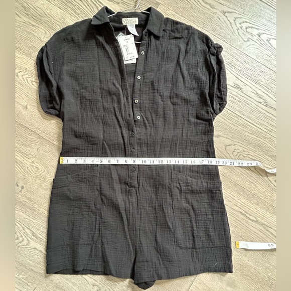 BNWT gauze romper - Picture 5 of 8